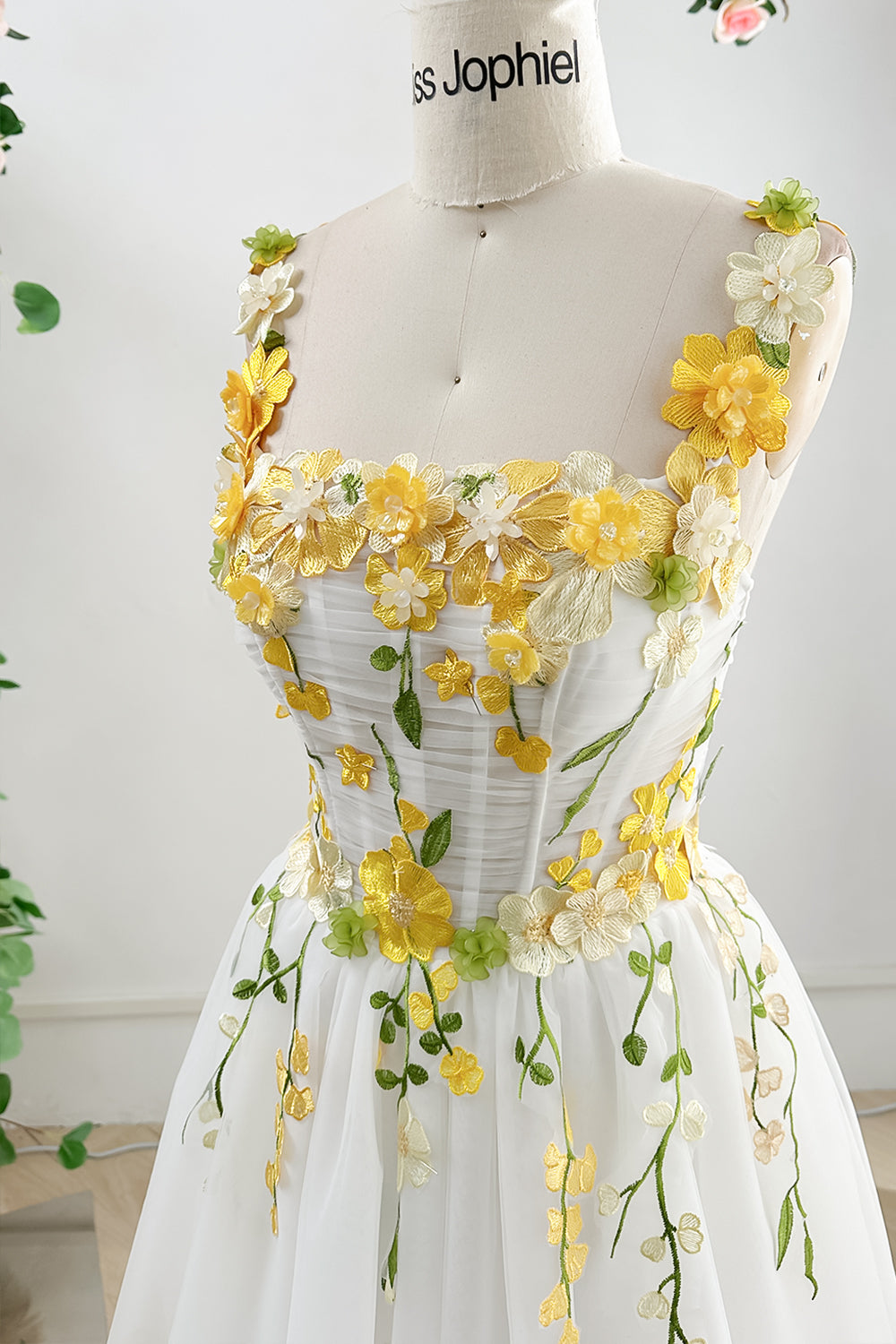 MissJophiel Corset Yellow Floral Applique Mini Ivory Dress Ivory/Yellow / Above Knee / US4 MissJophiel Corset Yellow Floral Applique Mini Ivory Dress Ivory/Yellow / Above Knee / US4