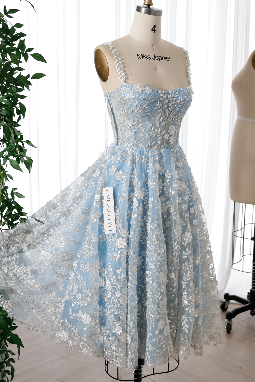 Rochie roz-ivory de bal pentru revenirea acasă, cu corset, flori 3D cu mărgele și bretele