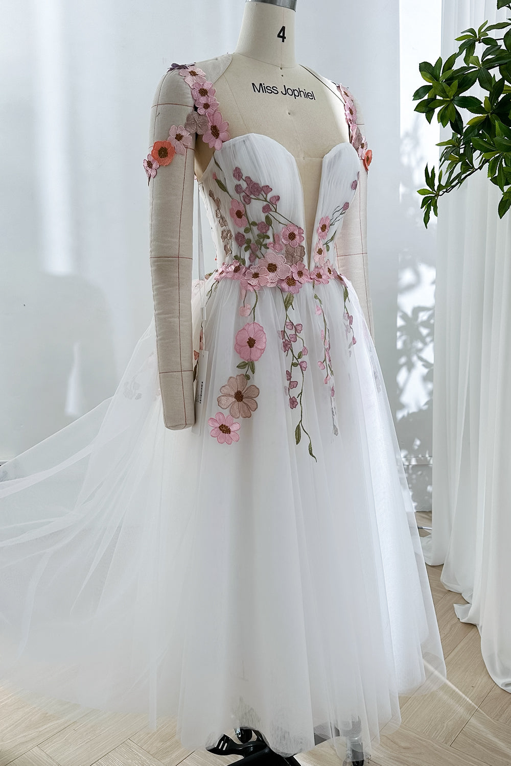 MissJophiel Corset 3D Floral Applique Straps Dress MissJophiel Corset 3D Floral Applique Straps Dress
