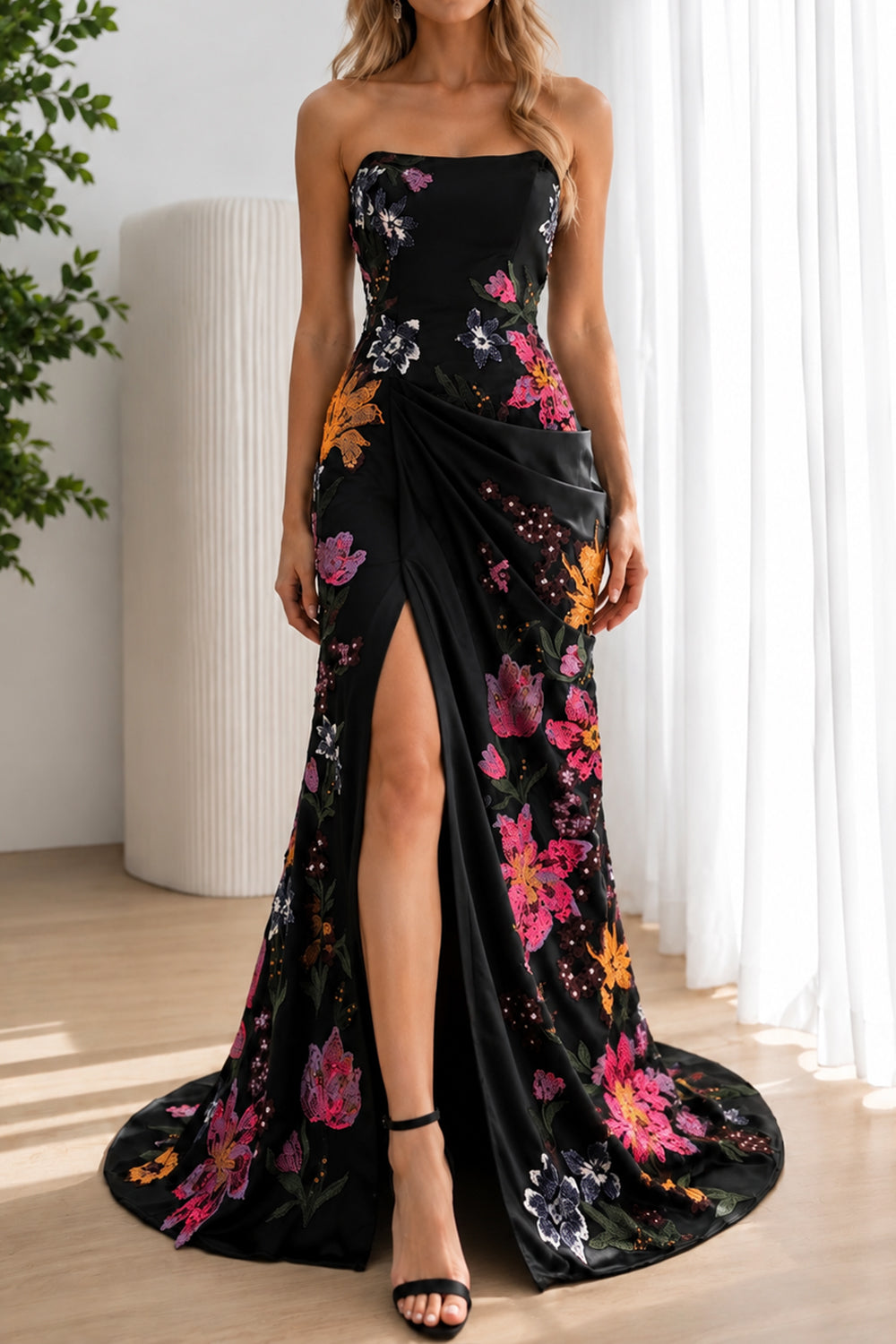 Robe de bal sirène noire à fleurs brodées, sans bretelles, avec fente