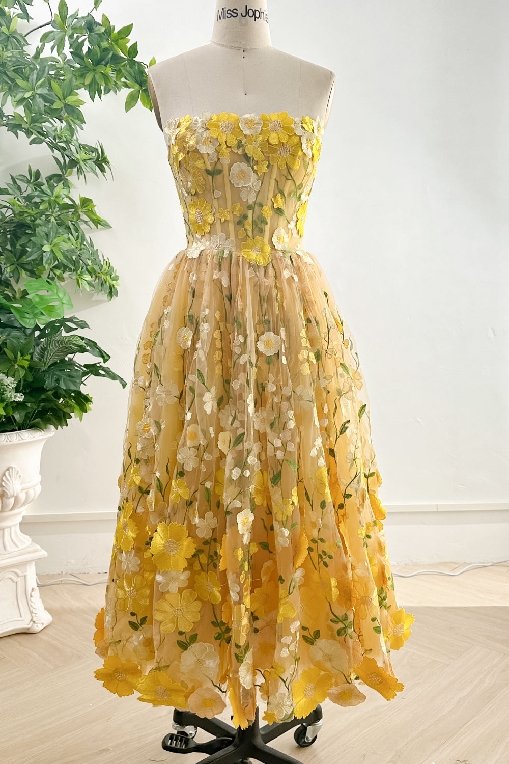 lilah corset midi dress in yellow floral Bardot Lilah corset midi dress in yellow daisy