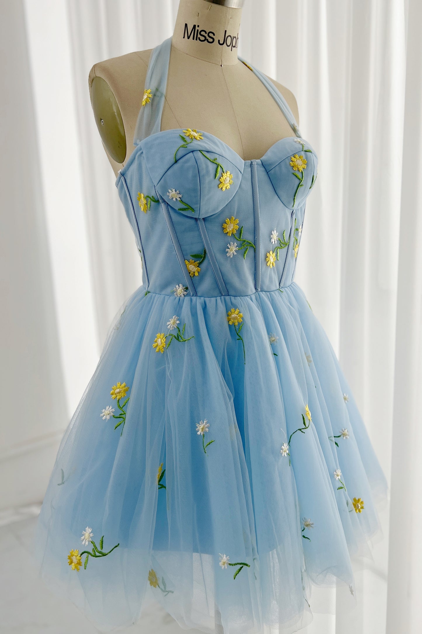 Halter Neckline Sweetheart Mini Prom Dress