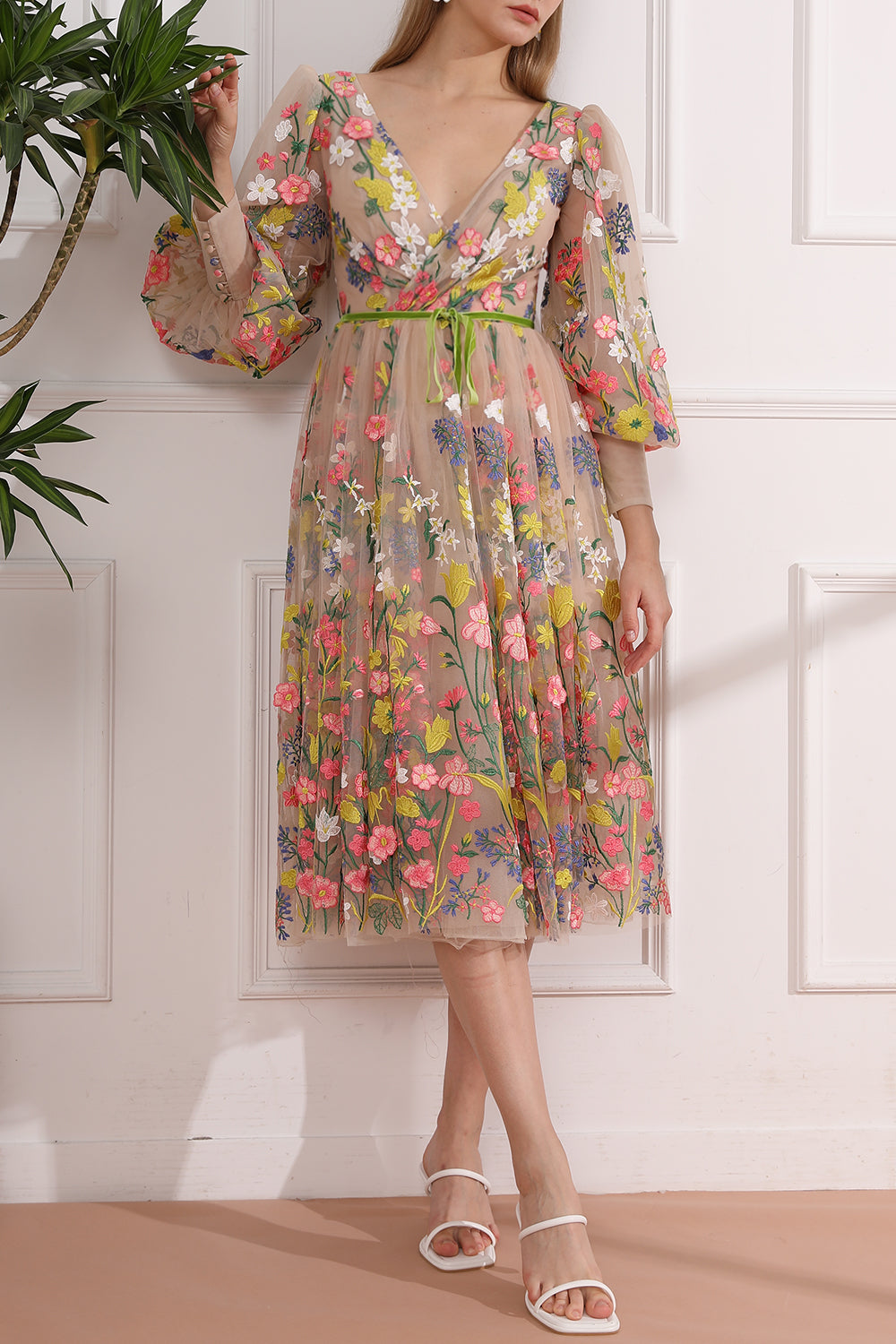 Embroidery Floral V Neck Puff Sleeves Midi Dress 2023065