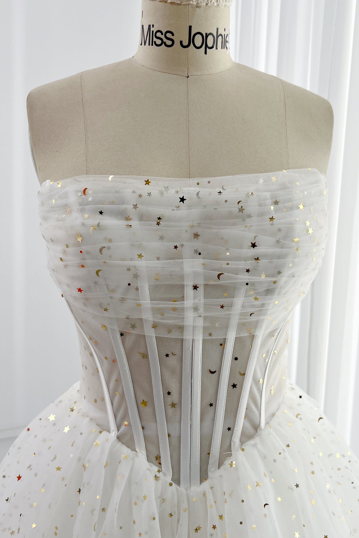 Robe courte bustier corsetée à empiècement illusion avec dos à lacets