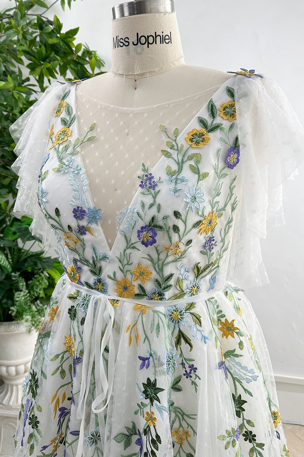 V Neck Floral Embroidery Midi White Dress with Sleeves