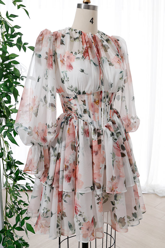 Vestido mini de gasa con mangas largas y estampado floral negro con corsé y capas