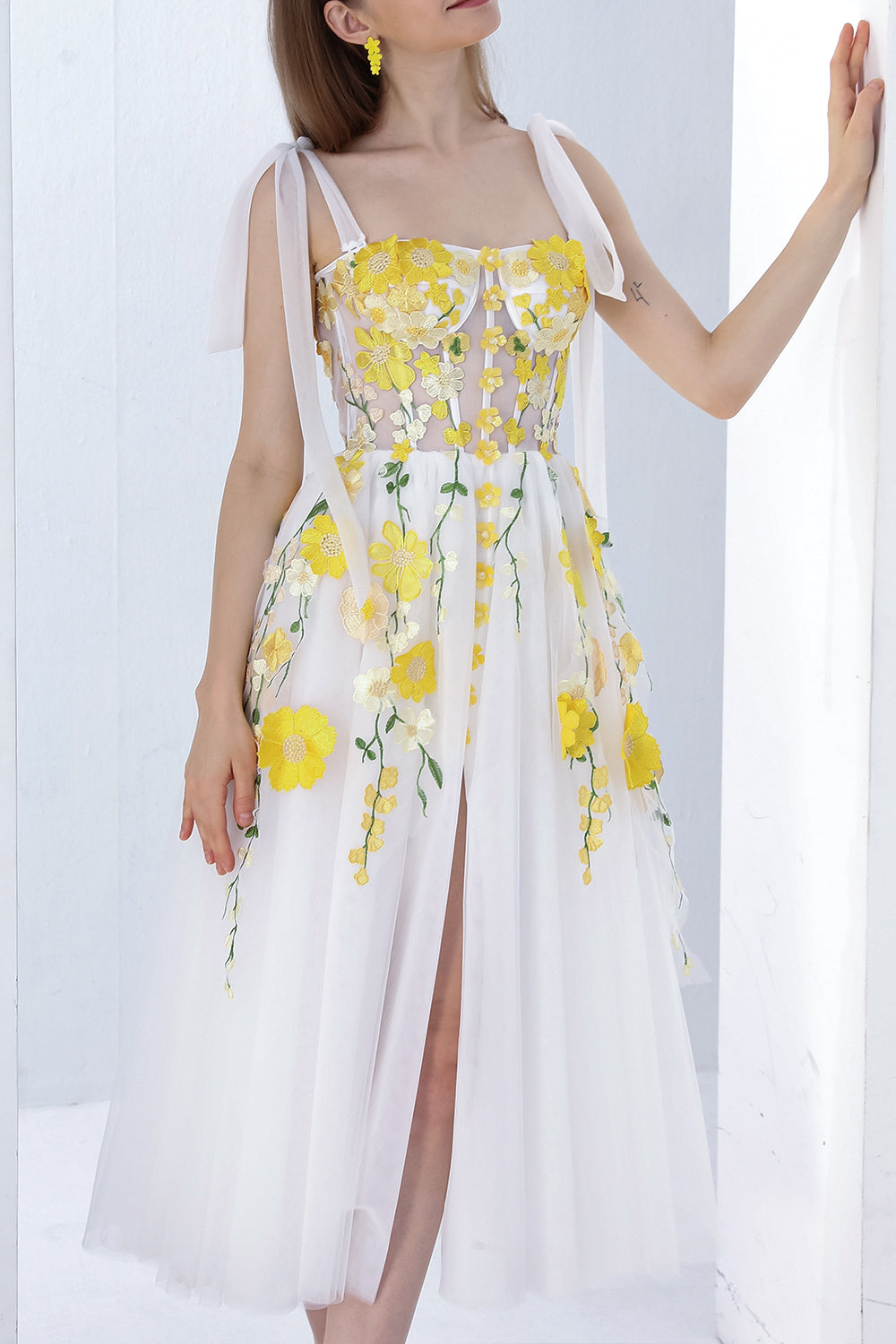 white dress with yellow flowers and Daisy Lace Scoop Neck Prom consuming less energy without compromising picture quality MissJophiel Corset Yellow Floral Applique