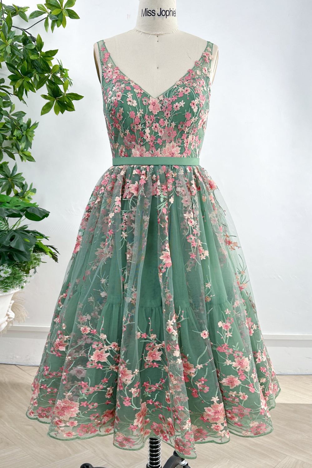 Straps V Neck Pink Floral Embroidery Sage Tulle Dress