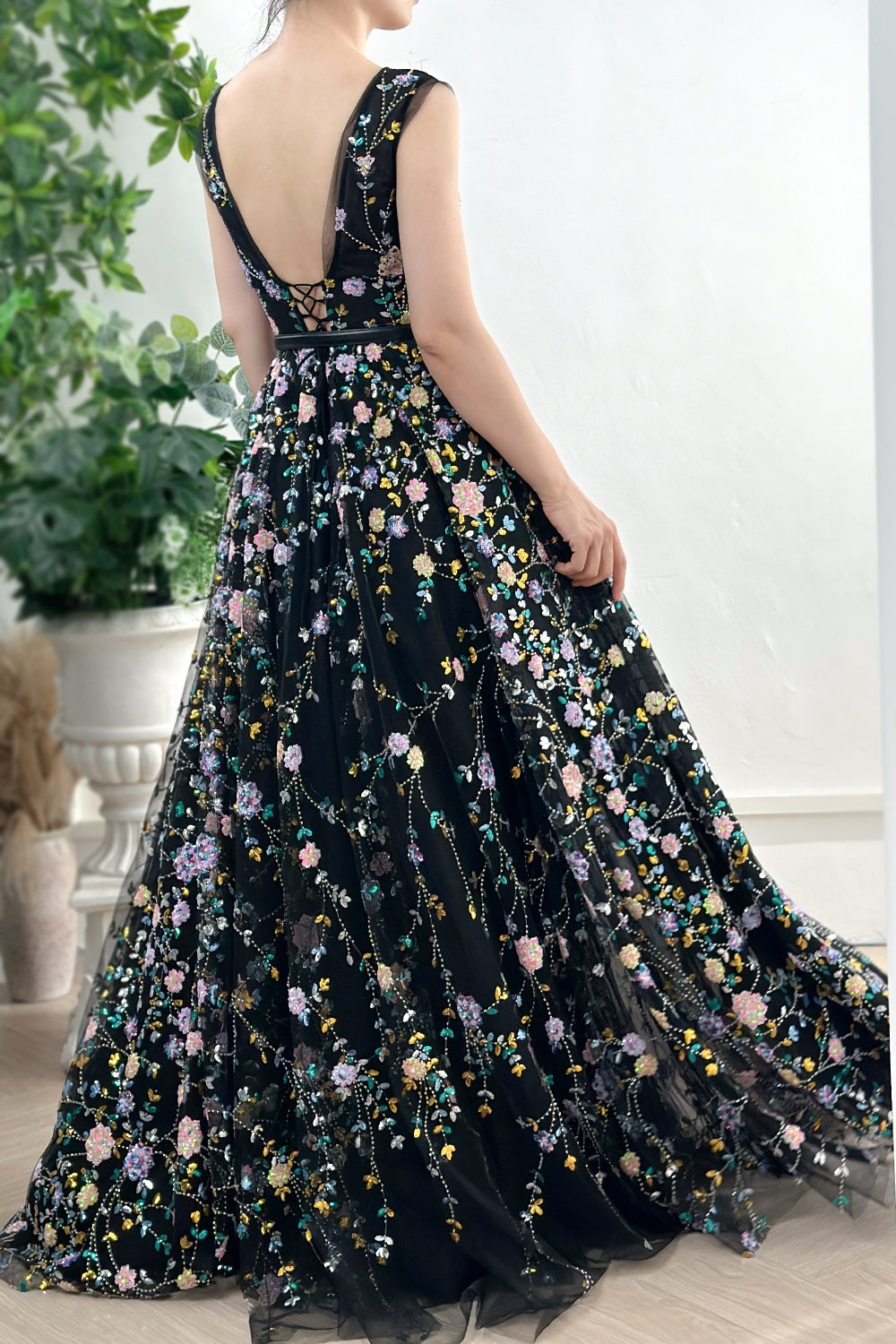 Sleeveless V Neck Colorful Sequin Floral Black Dress