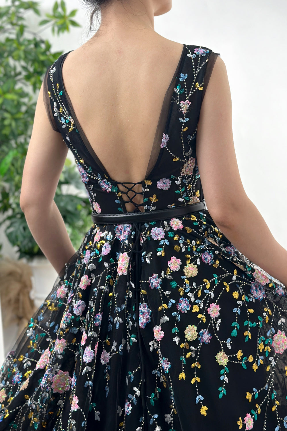 Sleeveless V Neck Colorful Sequin Floral Black Dress