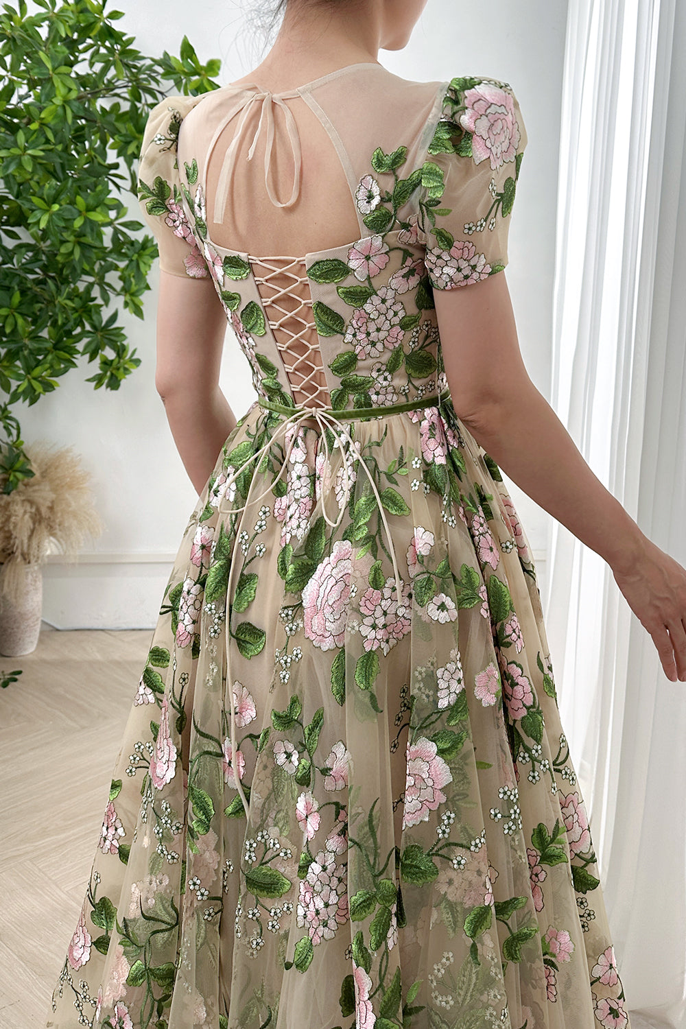 MissJophiel Short Sleeves O Neck Floral Embroidery Dress Other / Floor Length / US10 MissJophiel Short Sleeves O Neck Floral Embroidery Dress Other / Floor Length / US10