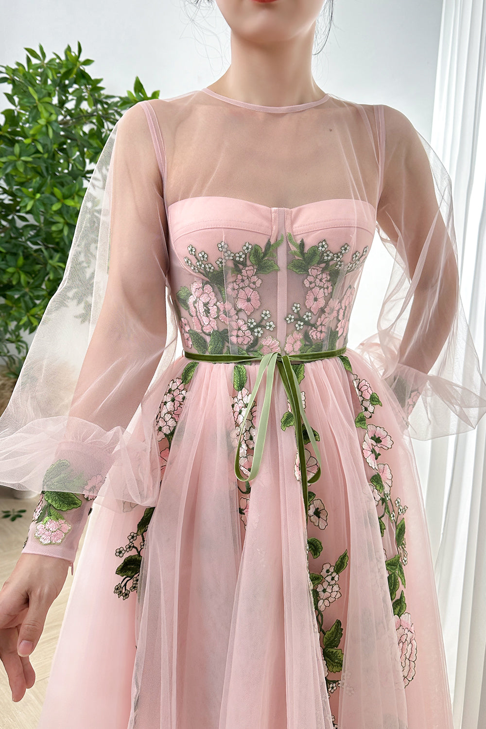 MissJophiel Corset Illusion Long Sleeves Floral Applique Midi Dress MissJophiel Corset Illusion Long Sleeves Floral Applique Midi Dress