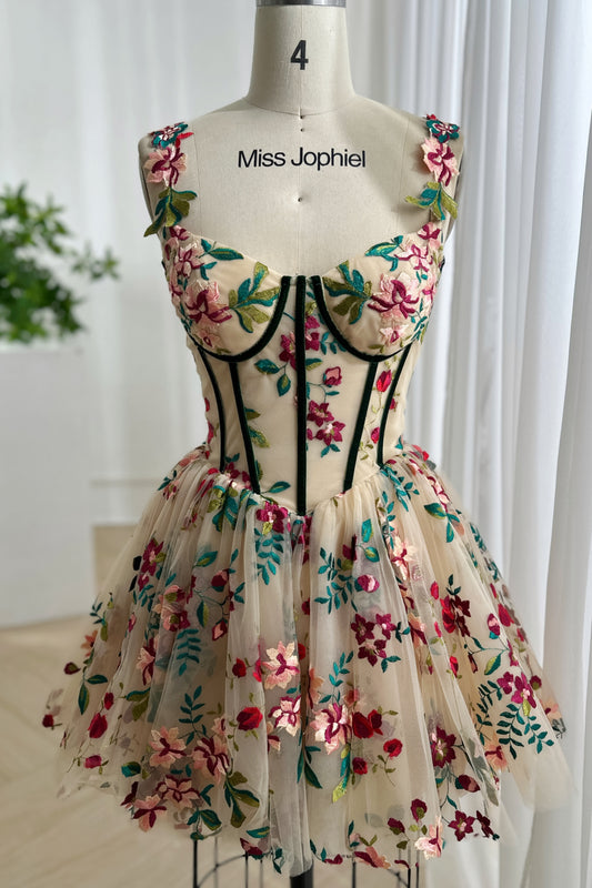 Vestido mini con cuello en V y bordado floral