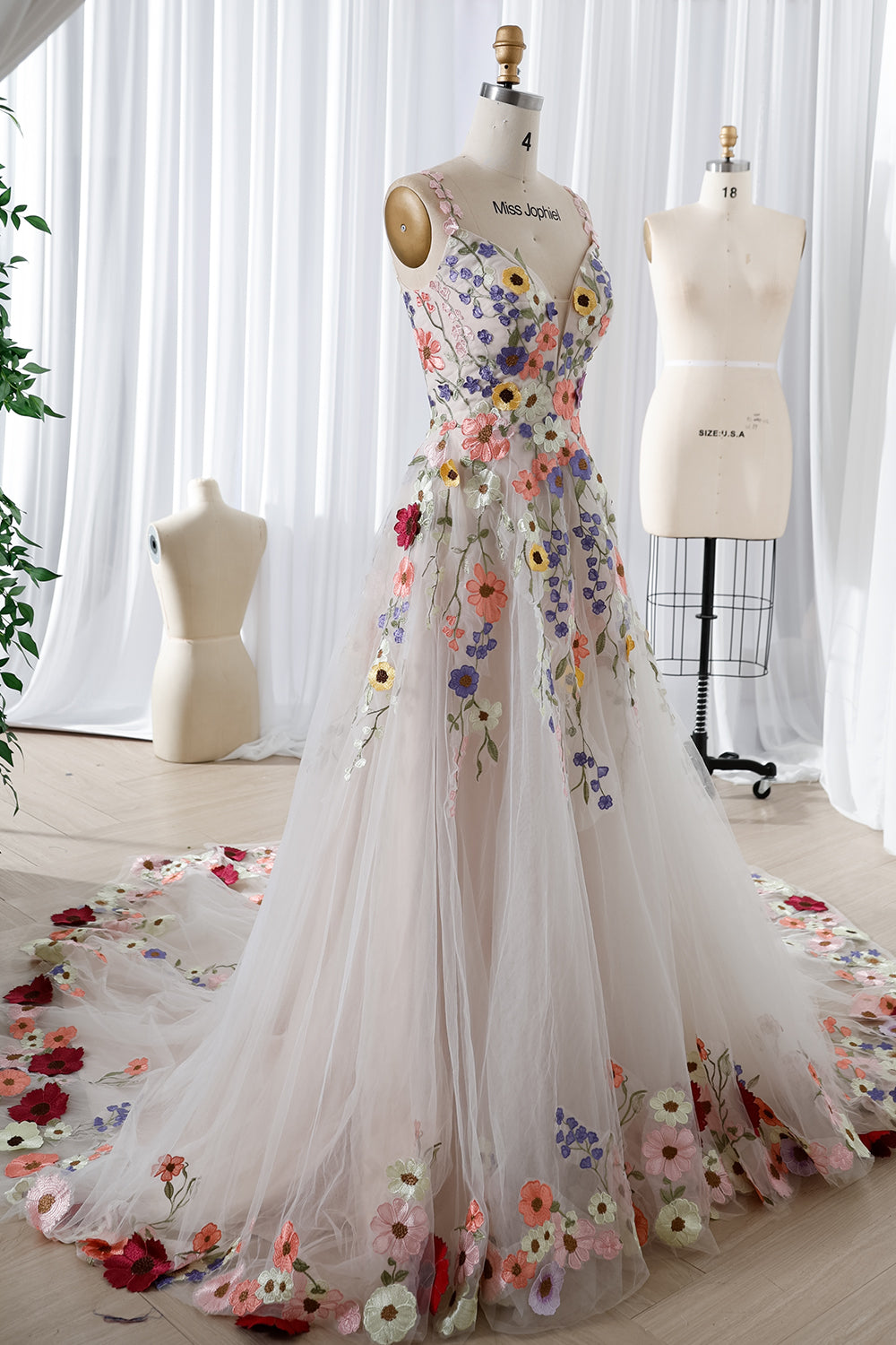 Spaghetti Straps V Neck Floral Applique Bridal Dress