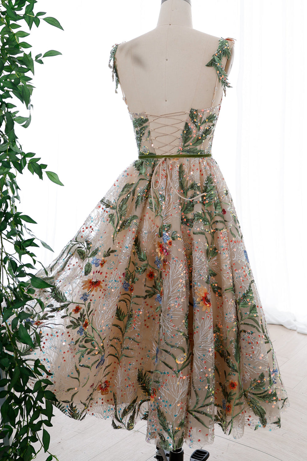 Leaf Appliqué Corset Sweetheart Midi Dress