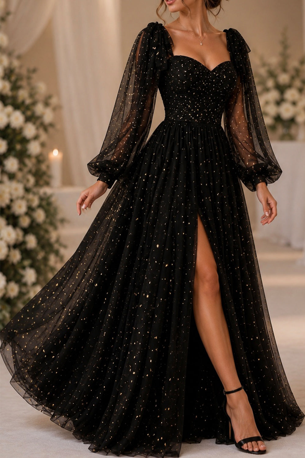 Abito da ballo blu navy scuro lungo fino al pavimento in tulle con stelle celesti e maniche a campana