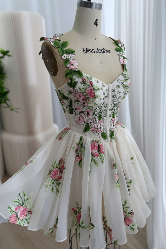 Minivestido floral con cuello en V y tirantes finos tipo corsé