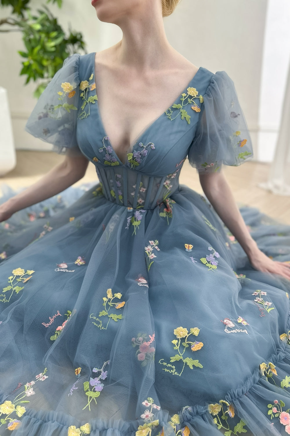 Short Puffy Sleeves Corset Floral Embroidery Midi Dress