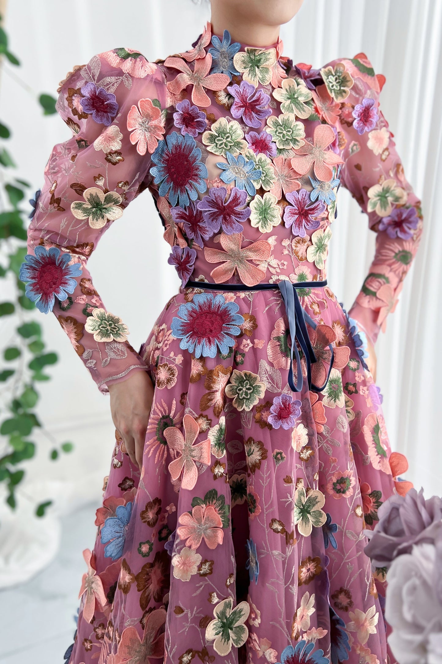 Leg-of-mutton Sleeves Emboridery Floral Dress with Open Back