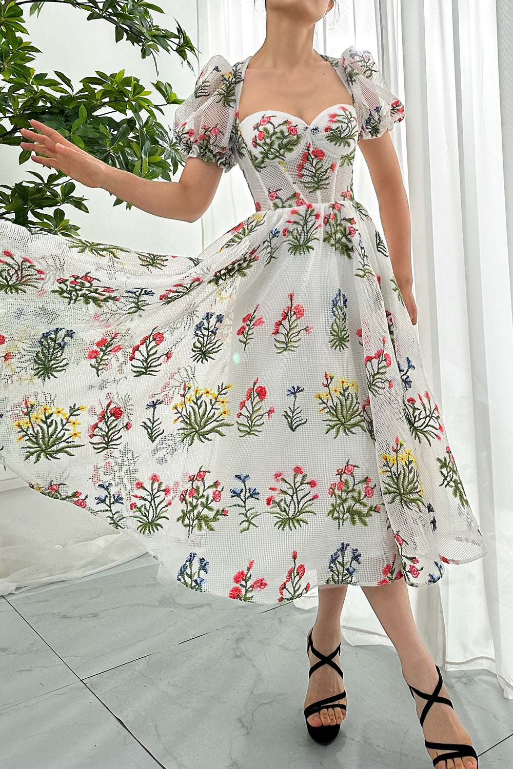 MissJophiel Puff Short Sleeves Corset Embroidery Midi Dress