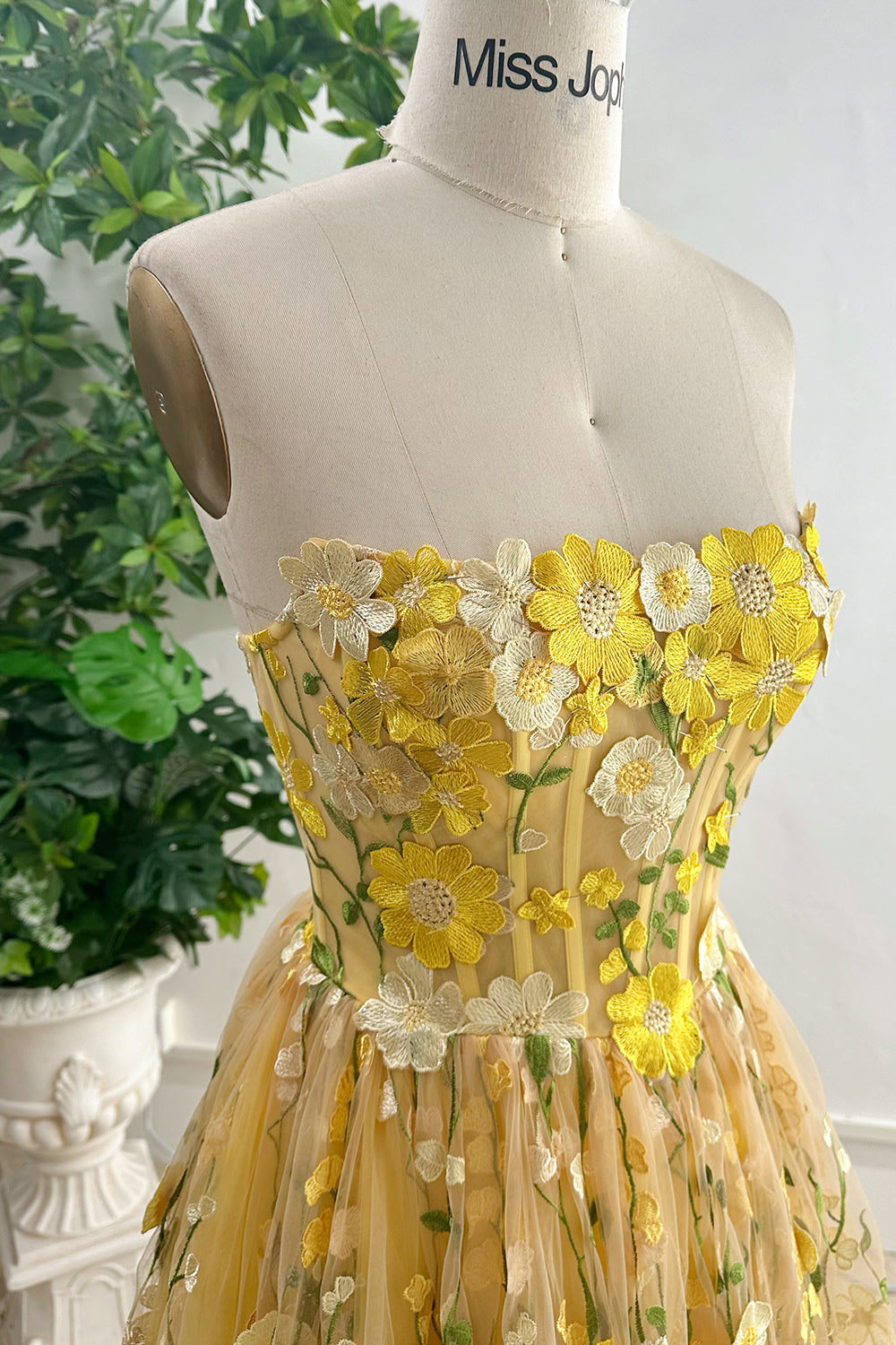 MissJophiel Strapless Corset YellowFloral Embroidered Midi Dress Yellow Floral / Above Knee / US4
